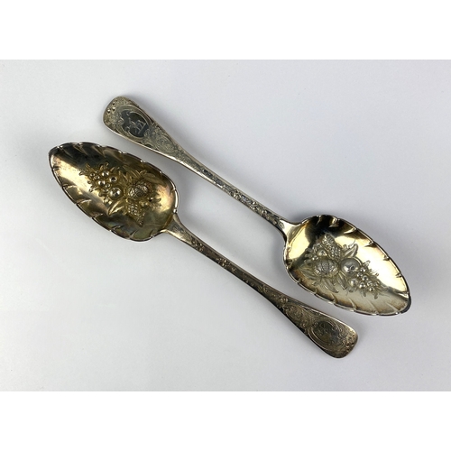 111 - A pair of Scottish George IV silver berry spoons by James Newlands, Glasgow 1824, 21.5cm long, appro... 