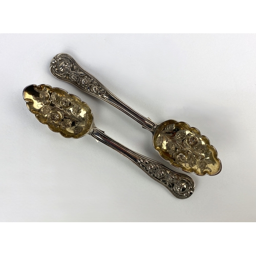 115a - A pair of George IV silver berry spoons, with gilt bowls and floral decoration, maker John & Hen... 