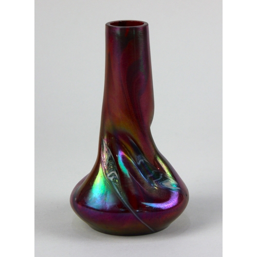 470 - A Rindskopf c1900 pulled and feathered iridescent glass vase, of baluster form, 16cm high... 