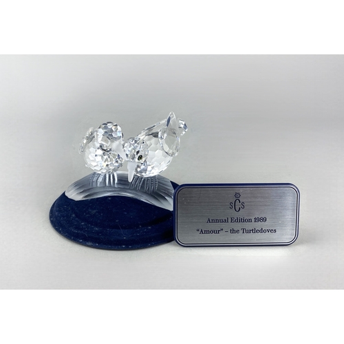 482 - A Swarovski Collectors Society Annual Edition 1989 figure group 'Amour - the Turtledoves', 8cm high,... 