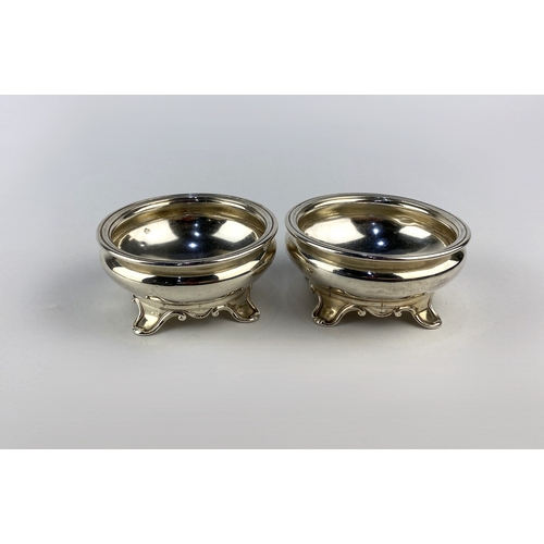 59 - A pair of George IV silver bowls by Rebecca Emes & Edward Barnard, London 1826, 8cm diameter, ap... 