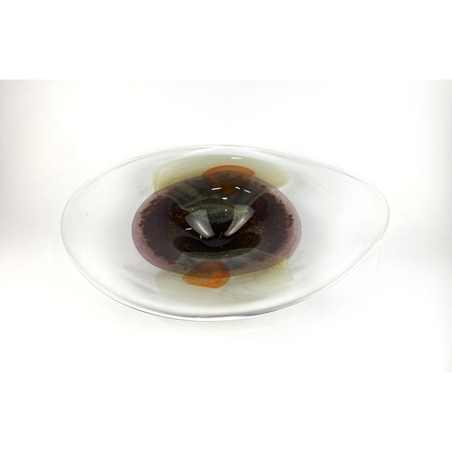 29 - A large Svaja art glass bowl, clear glass, with the centre in burgundy, orange and opalescent, signa... 