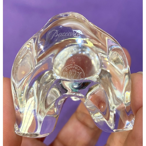 34 - A Baccarat crystal model of a bear 6.5cm high
