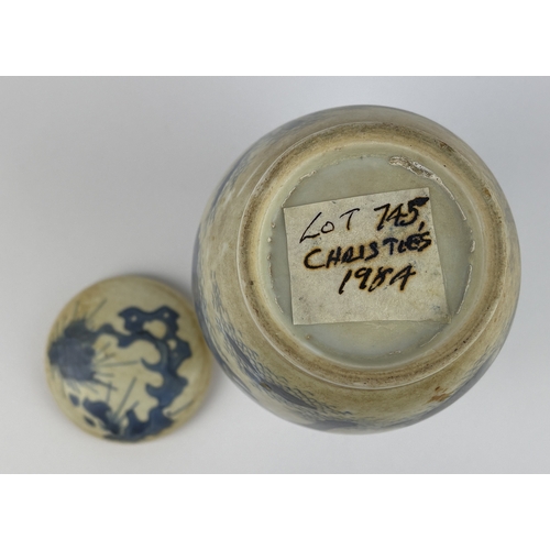 101 - An antique Chinese blue and white porcelain covered jar, probably Transitional period c.1640, old ha... 