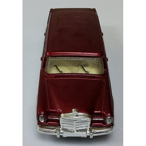 133 - Corgi 247 Mercedes 600 Pullman - maroon body, off white interior, chrome trim, spun hubs - near mint... 