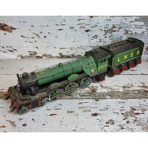 72 - Railwayana - Toys - Large tinplate model of the Flying Scotsman Locomotive and Tender Class A1 L.N.E... 