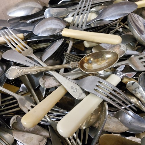 282 - Flatware - Large qty of 19th century and later cutlery examples, mainly Sheffield cutlers baring fam... 