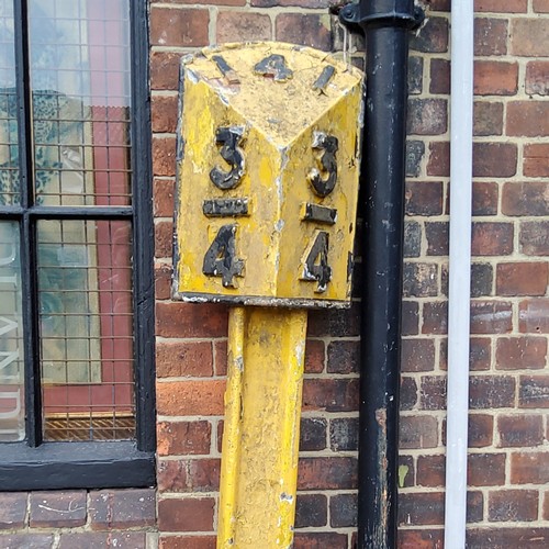 366 - Railwayana - a substantial track side distance marker, marked 141 3/4 early 20th century, please buy... 