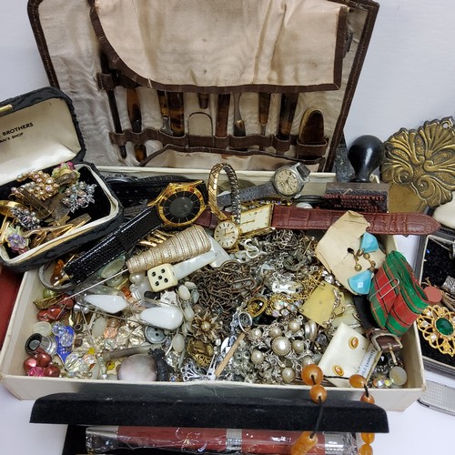 161 - Bijouterie - costume jewellery including brooches, cufflinks, hat pins etc.; manicure set, faux tort... 