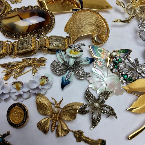 166 - Costume Jewellery - various brooches and bangles, including a reverse painted brooch, banded agate p... 