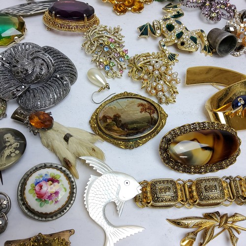 166 - Costume Jewellery - various brooches and bangles, including a reverse painted brooch, banded agate p... 