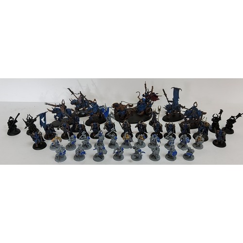 245 - War Hammer - CHAOS - including a well painted chariot model, one Lord, one magister, ten CHAOS warri... 