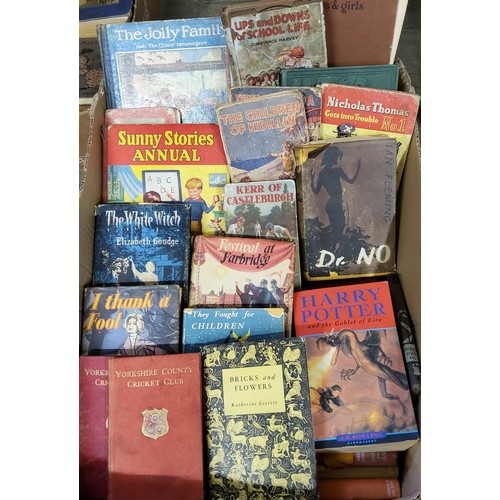 42 - Books - Children's Books - Fleming, Ian: Dr No in original dust cover; Harry Potter and The Goblet o... 