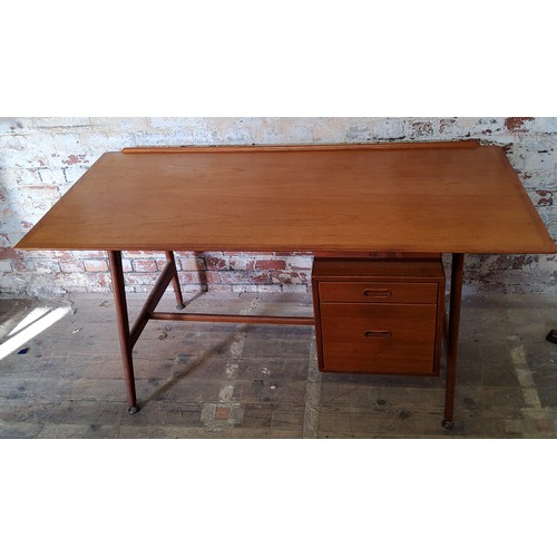 345 - Please note amended description - Arne Vodder for Vamo Sønderborg desk stamped underneath; Mid 20th ... 