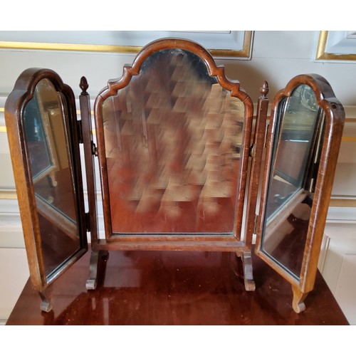 175 - A Victorian style mahogany triptych dressing table mirror, acorn finials, scroll legs