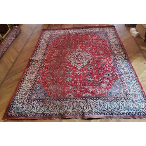 283 - A hand knotted Persian Kashan carpet400cm x 300cm