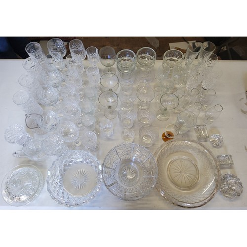 232 - Glassware - including fruit bowls, bon bon dish & cover, salts, red & white wine, hi-ball, t... 