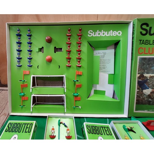 242 - Subbuteo - boxed Ref 6. Norwich team; Ref.100 Man. Utd.; Ref.154 Blackpool; Ref. 9 QPR; other loose ... 