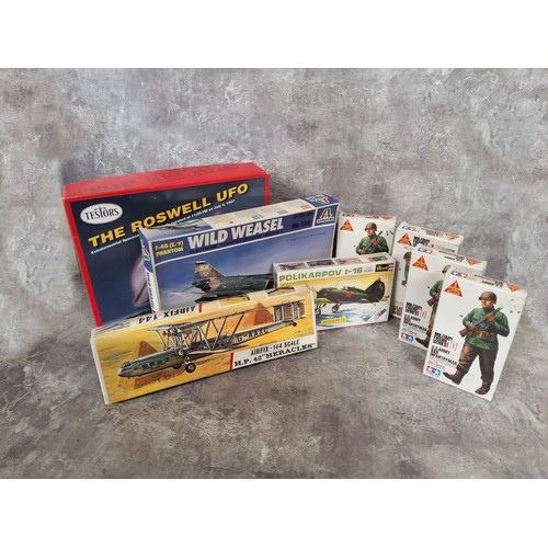 245 - Tamiya 1/25 scale Military Figure Series including 3 x U.S. Army BAR Infantryman & Attacking Inf... 