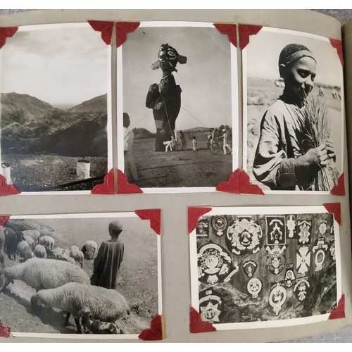 59 - Photography - Militaria & India - an early 20th century comprehensive photography album of black... 