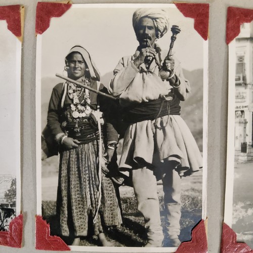 59 - Photography - Militaria & India - an early 20th century comprehensive photography album of black... 