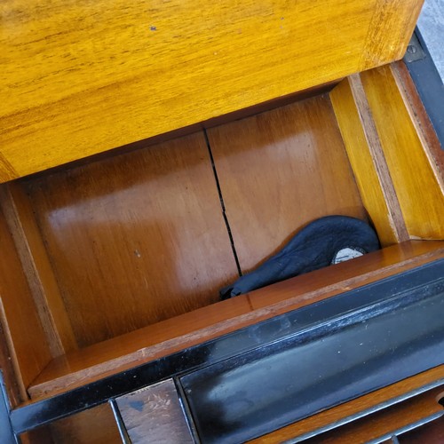 67 - A Victorian burr walnut workbox with vacant mother of pearl cartouche, silk velvet interior 31cm w x... 