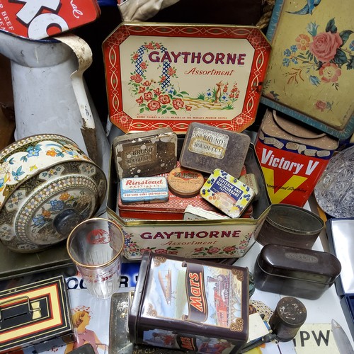 139 - Advertisement- Early to mid 20th century advertising tins including Gaythorpe assortments, Victory V... 