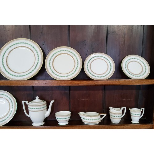 166 - Comprehensive Miltons Ashbourne pattern part dinner service, comprising 18 side plates (17.8 cm / 7