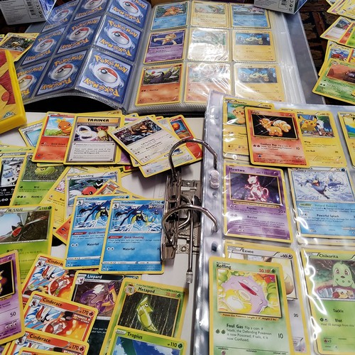 282 - Pokemon Cards - a collection of 1995 Basic pokemon Cards and later including a Basic Kadabra, Vulpix... 