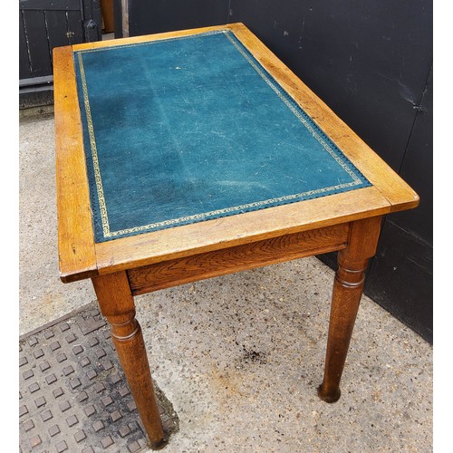 205 - An Edwardian oak teal tooled leather inlaid deskH73cm x W115cm x D68cm