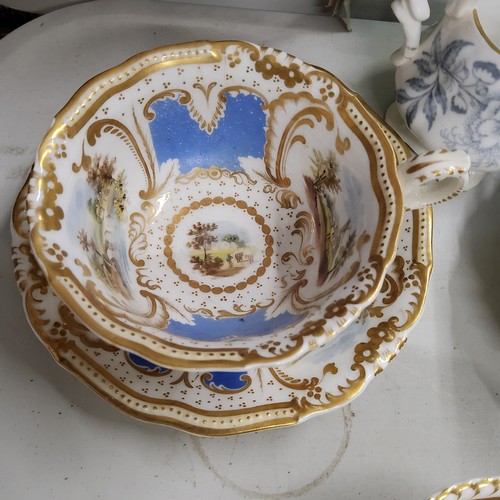 6 - English Ceramics - Early porcelain cabinet tea cups and saucers including a fine early 19th century ... 