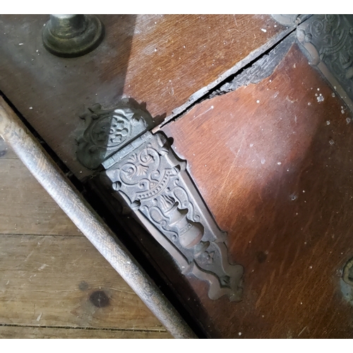 50 - An early 20th century Arts & Crafts type elm spinning stool by R. Lumm 'wood turner', Ripley, De... 