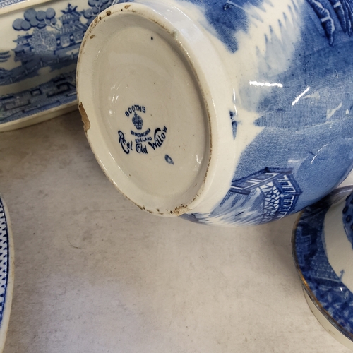 91 - Blue & White - substantial Victorian meat plate; pearlware tureen and covers; etc qty