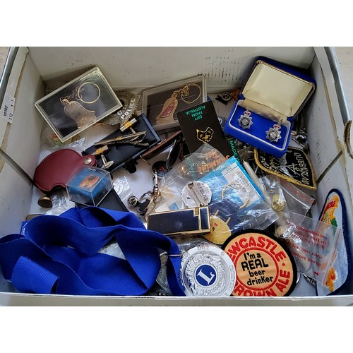 232 - Various vintage & later badges, including Coca Cola Olympics, Magic Roudabout, Andy Capp, Lion C... 