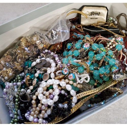 238 - Costume jewellery including pearl necklaces, yellow metal necklaces and earrings etc.