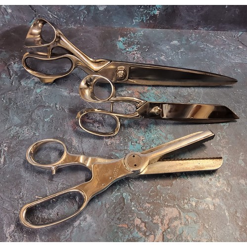 229 - A pair of French drapers scissors,  indistinctly stamped, 34.5cm, early 20th century; ... 