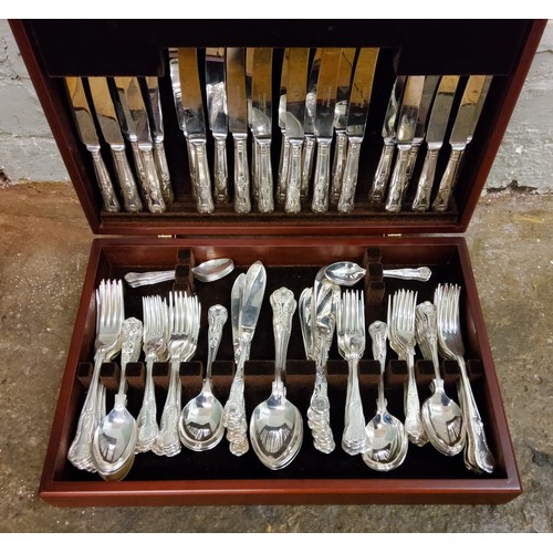 225 - An E.P.N.S. canteen of Kings pattern flatware, for twelve, cased