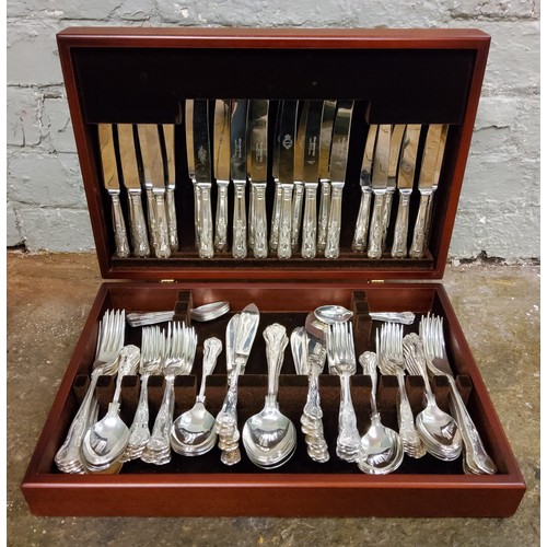 225 - An E.P.N.S. canteen of Kings pattern flatware, for twelve, cased