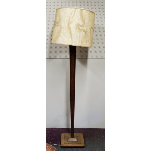 482 - An Art Deco oak standard lamp c.1920