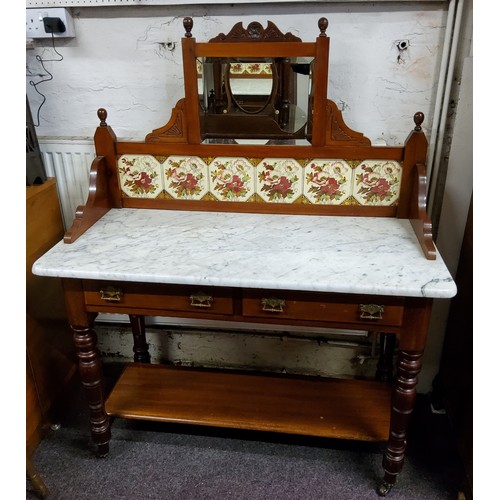 495 - A late Victorian mahogany wash stand with Carrara marble top, mirror and tile splash back c.1900