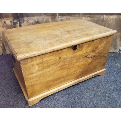 154 - An early 20th century rectangular pine blanket box, 46cm high, 84cm wide