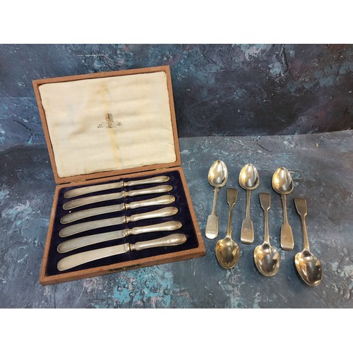 255 - A set of five  silver Fiddle pattern tea spoons, Henry Holland (of Holland, Aldwinckle &am... 