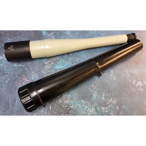 200A - A Russian LZOS 33T20x50 one draw spotting  scope/telescope complete with original plastic case