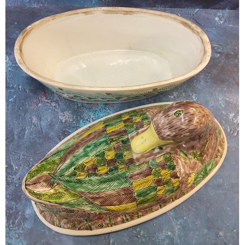 313 - A 20th century Chinese Famille Verte novelty tureen,  in the form of duck, 31.5cm wide