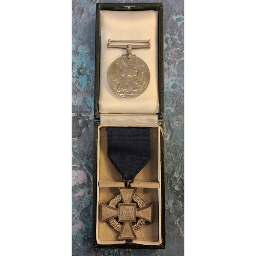 191 - A WWII Second World War Third Reich German Nazi 25 Year Service medal with ribbon and original box; ... 