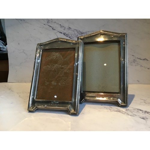 287 - A pair of George V silver rectangular easel photograph frames, 20cm high, 12.5cm wide, Birmingham 19... 