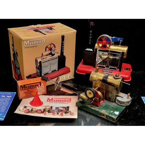 454 - A Mamod static Steam Engine SP2 complete with accessories, Mamod Steam Models brochure and pictorial... 