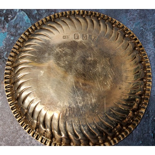 191 - An Irish silver circular counter dish, fluted rim, 10cm diam, Dublin 1868, 53g