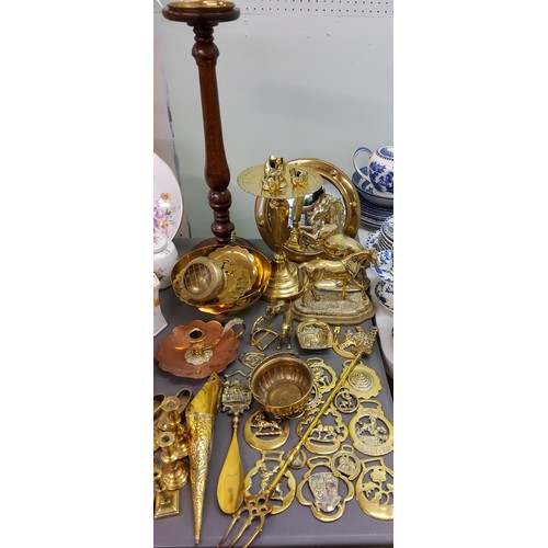 205 - Metal Ware - Horse brasses;  taper sticks;  horse models;  bowls, mirrors, a wrought ... 