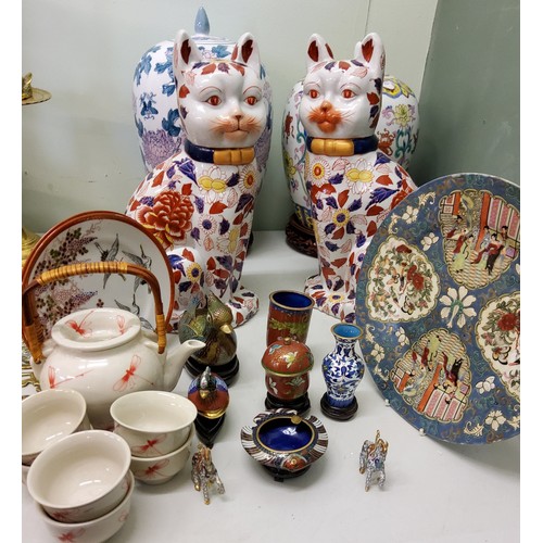 206 - A large pair of Chinese Imari cats, 20th century;  large Chinese ginger jar and cover;  cloisonne du... 